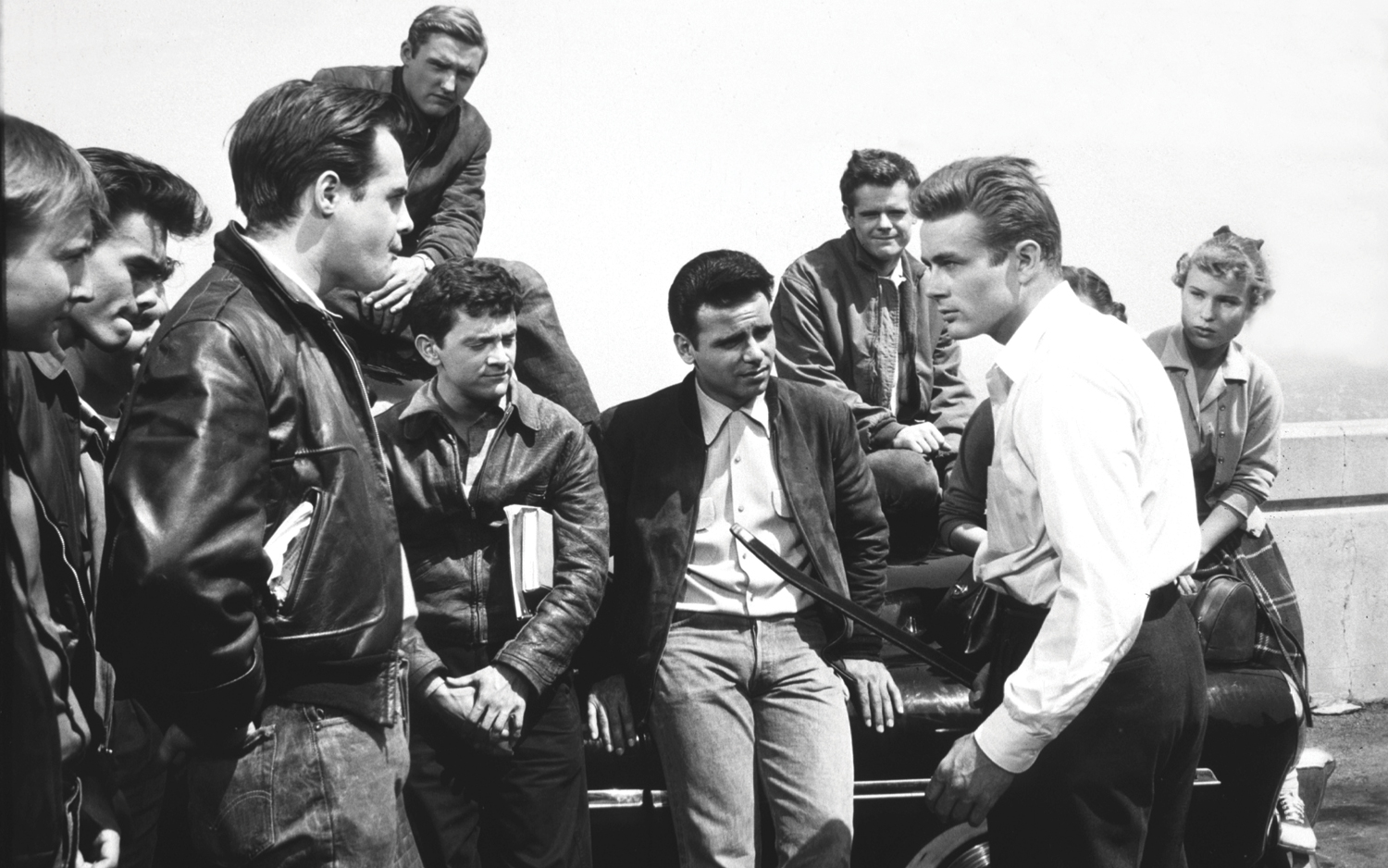 James Dean, Dennis Hopper, Corey Allen, Nick Adams, Jack Grinnage, Beverly Long, and Frank Mazzola in Rebel Without a Cause (1955)