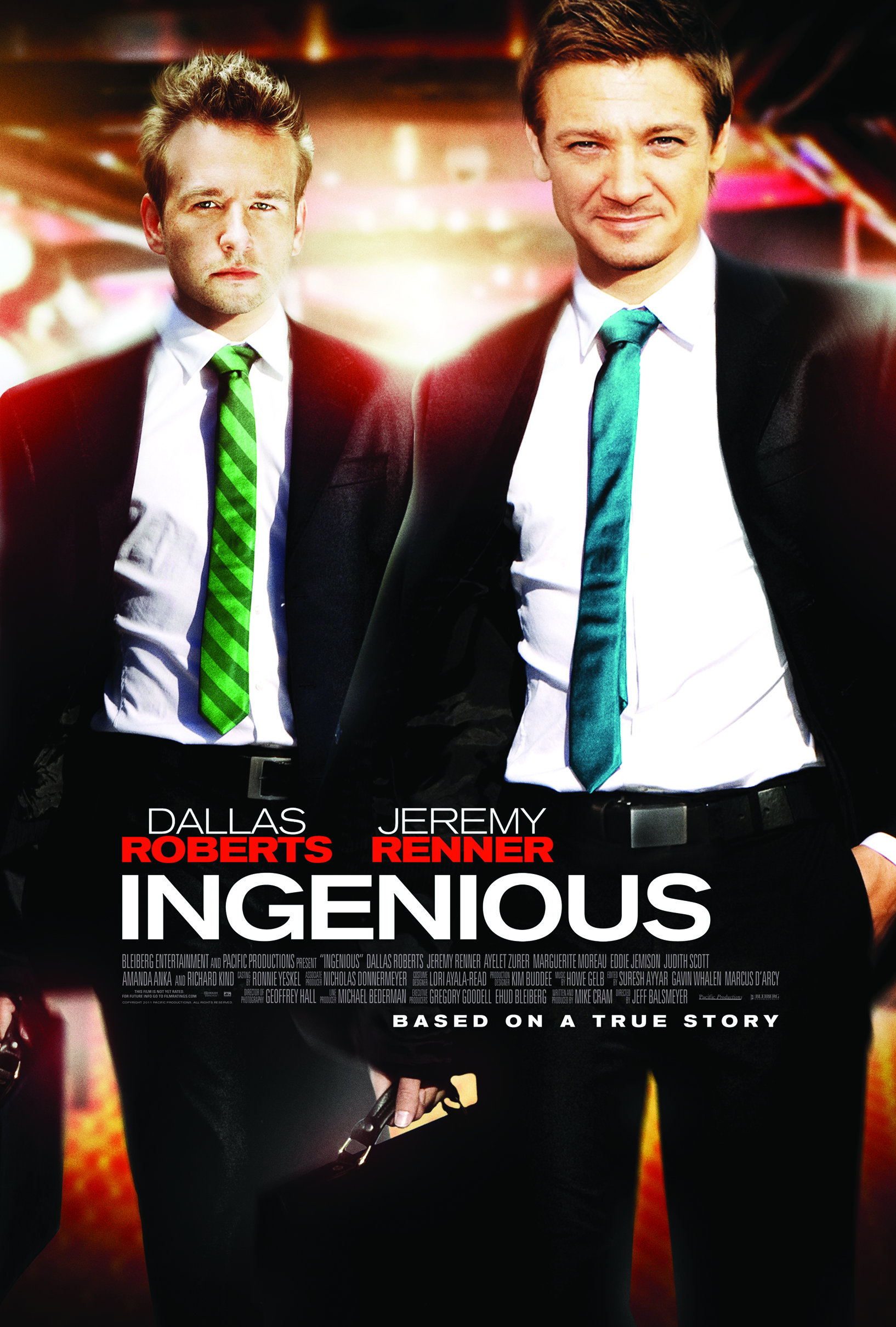 Jeremy Renner and Dallas Roberts in Ingenious (2009)