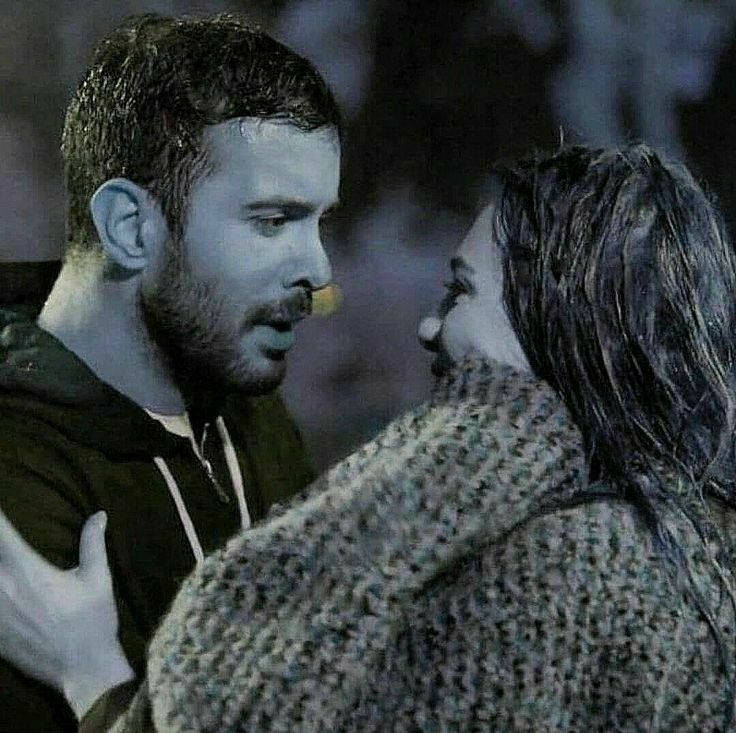 Elçin Sangu and Baris Arduç in Love for Rent (2015)