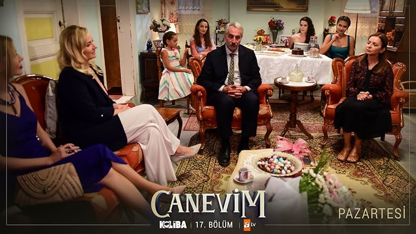 Zuhal Gencer, Simge Selçuk, Burcu Tuna, Nihan Büyükagaç, Riza Akin, Biran Damla Yilmaz, and Ezgi Senler in Canevim (2019)