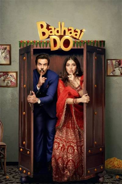 Rajkummar Rao and Bhumi Pednekar in Badhaai Do (2022)