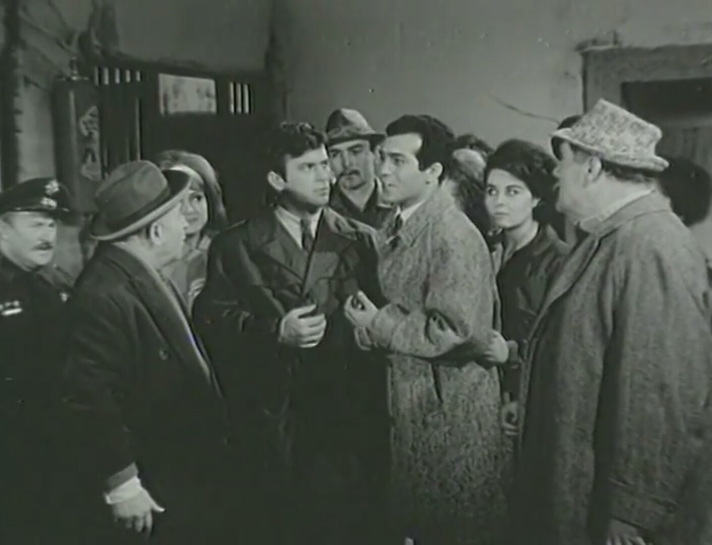 Efgan Efekan, Fatma Girik, Fikret Hakan, Hulusi Kentmen, Vahi Öz, Öztürk Serengil, Türkan Soray, and Nubar Terziyan in Badem sekeri (1963)