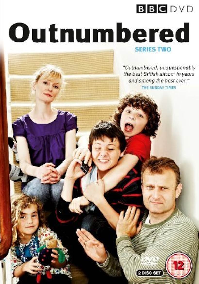 Hugh Dennis, Claire Skinner, Daniel Roche, Ramona Marquez, and Tyger Drew-Honey in Outnumbered (2007)