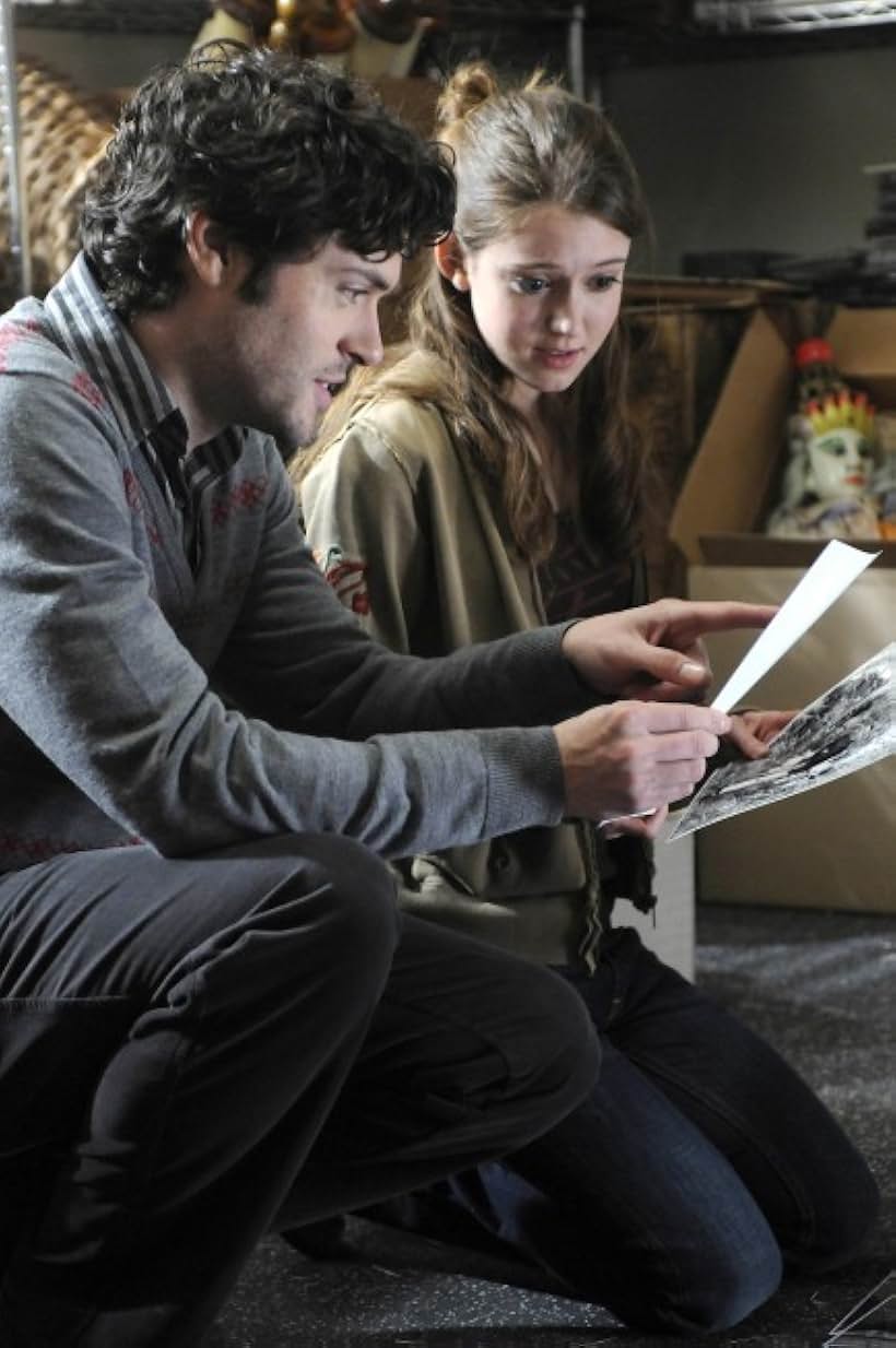 Brendan Hines and Hayley McFarland in Lie to Me (2009)