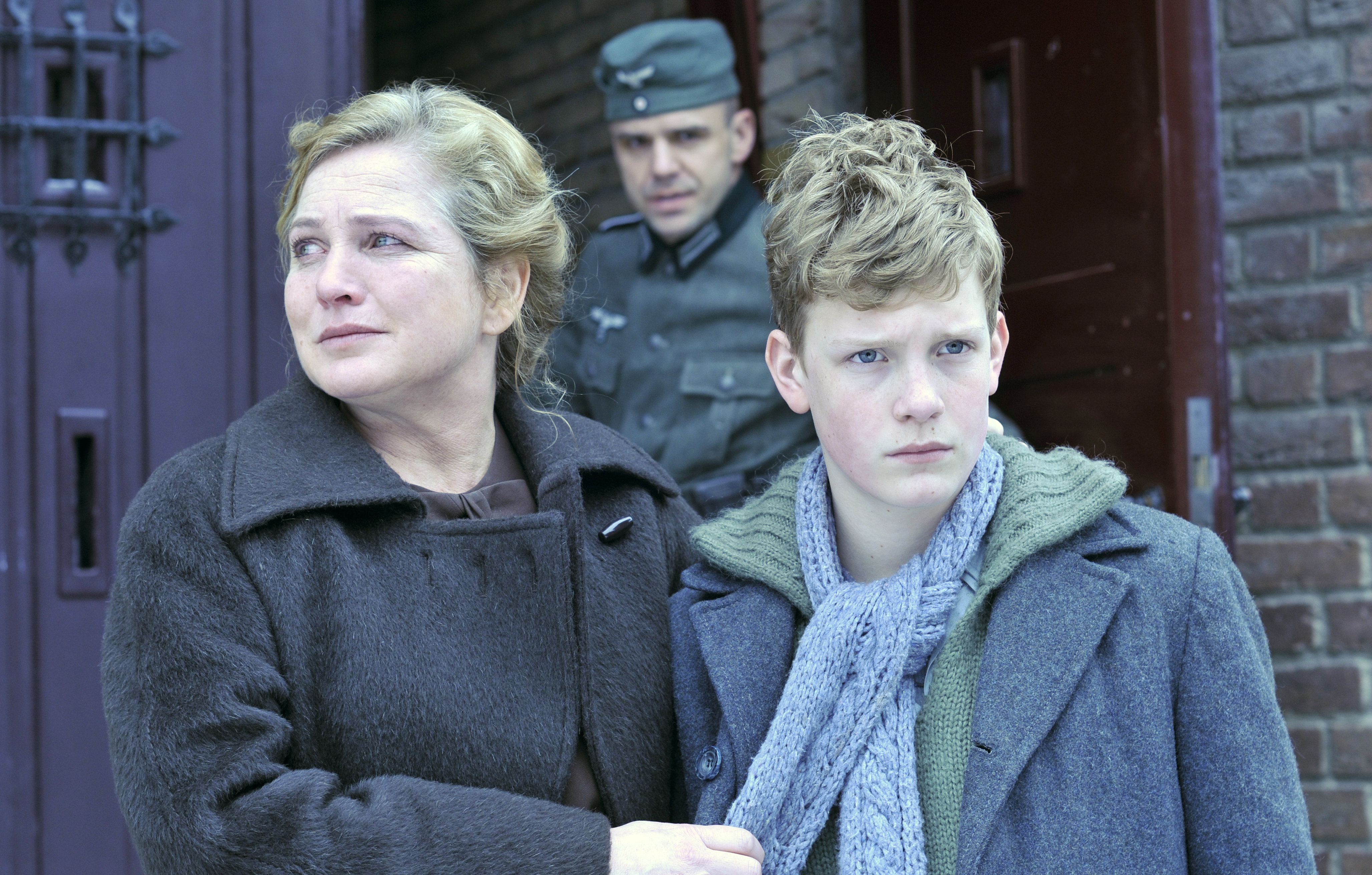 Anneke Blok and Martijn Lakemeier in Winter in Wartime (2008)