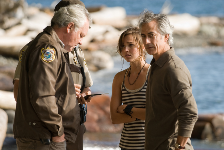 David Strathairn, Arielle Kebbel, and Kevin McNulty in The Uninvited (2009)