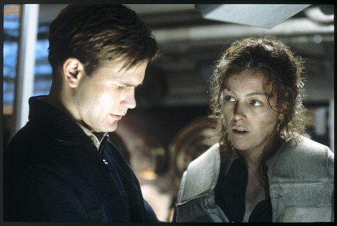 Matthew Davis and Olivia Williams in Below (2002)