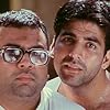 Akshay Kumar and Paresh Rawal in Hera Pheri (2000)