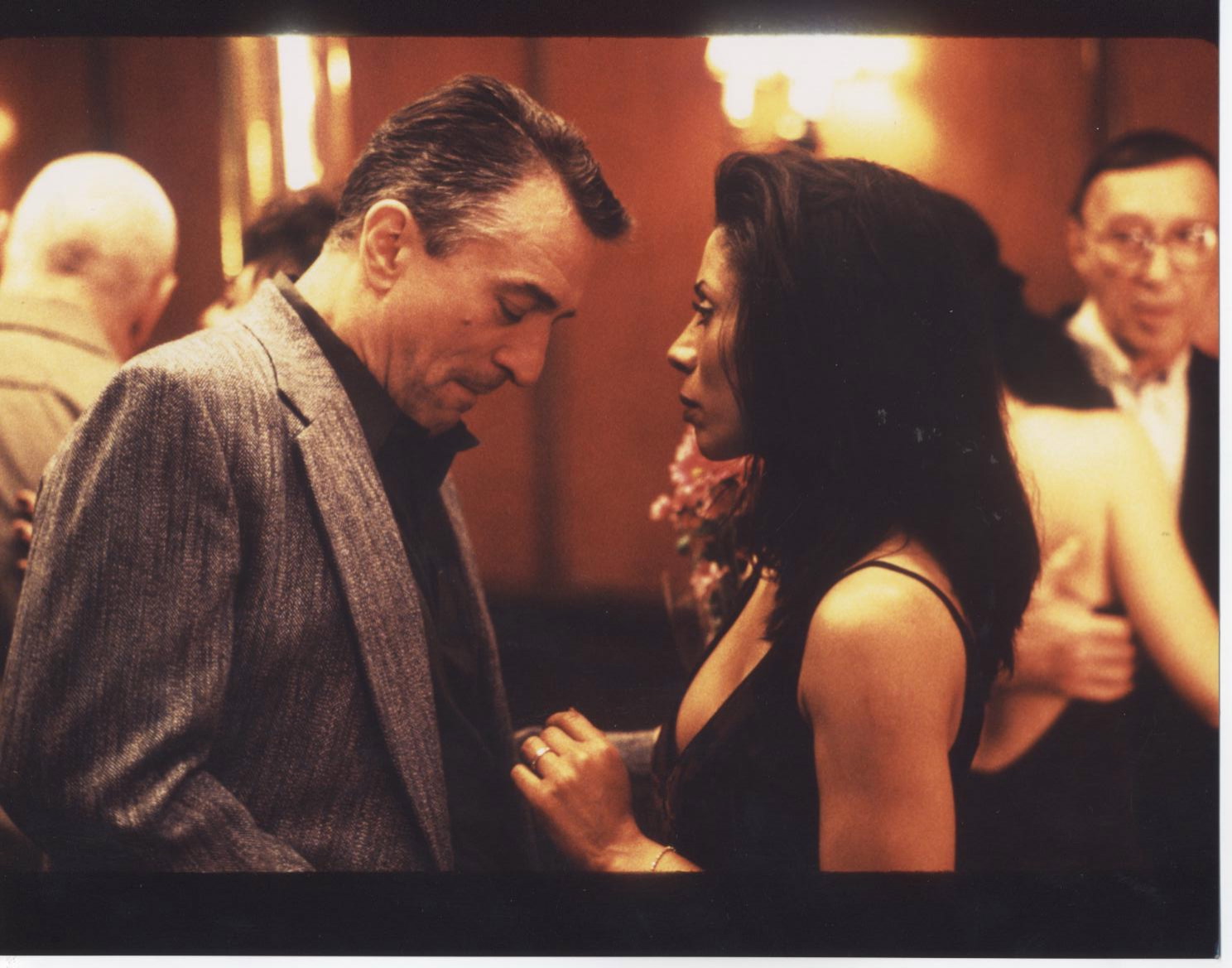 Robert De Niro and Wanda De Jesus in Flawless (1999)