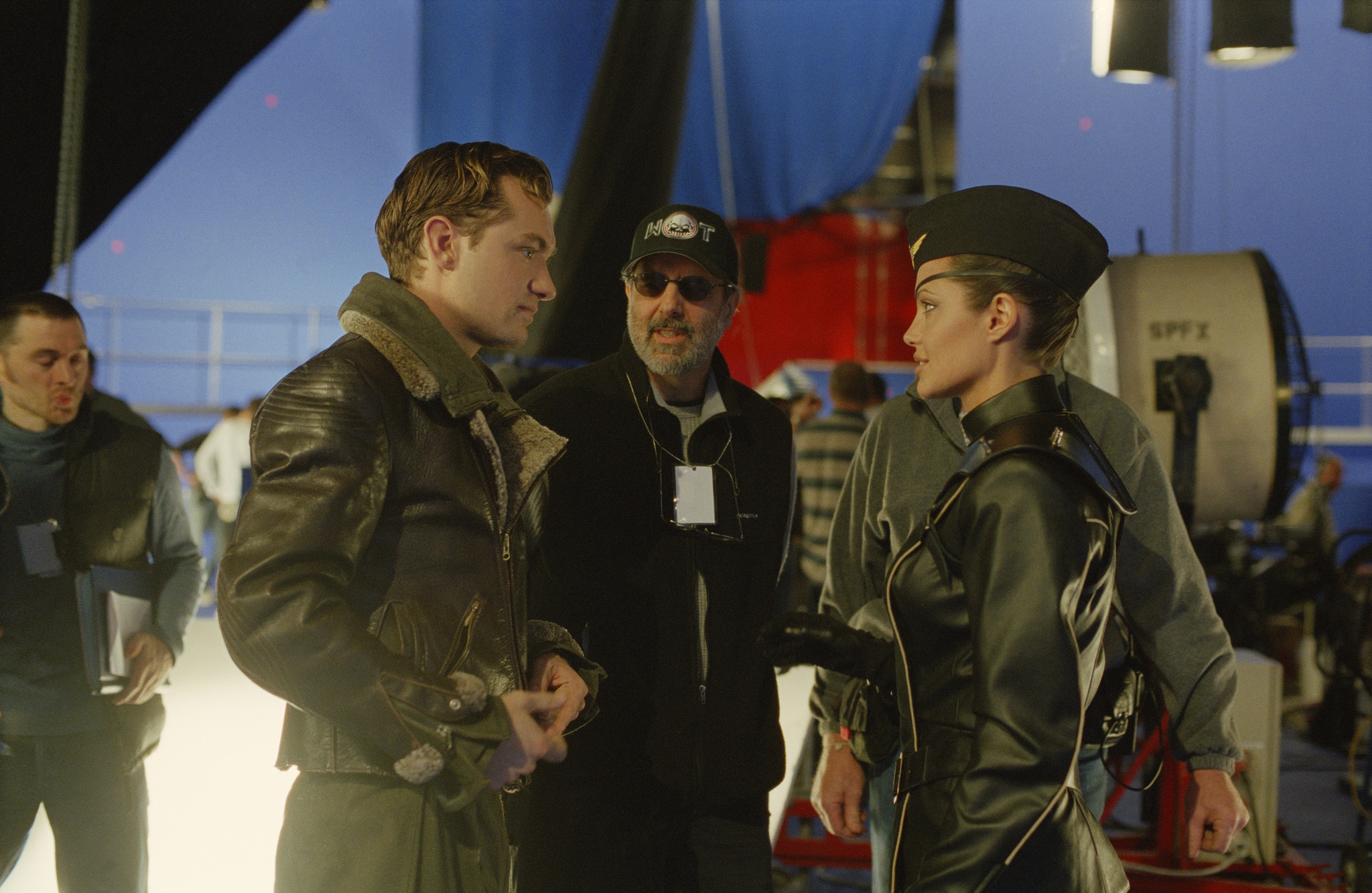 Jude Law, Jon Avnet, and Angelina Jolie in Sky Captain and the World of Tomorrow (2004)