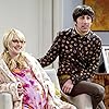 Simon Helberg and Melissa Rauch in The Big Bang Theory (2007)