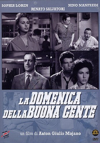 Sophia Loren, Maria Fiore, Ave Ninchi, Renato Salvatori, and Vittorio Sanipoli in La domenica della buona gente (1953)