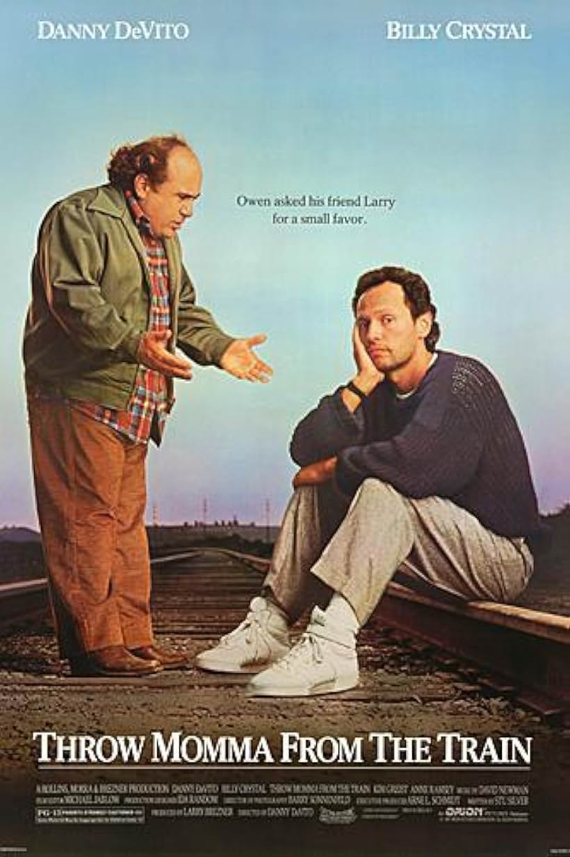 Billy Crystal and Danny DeVito in Throw Momma from the Train (1987)