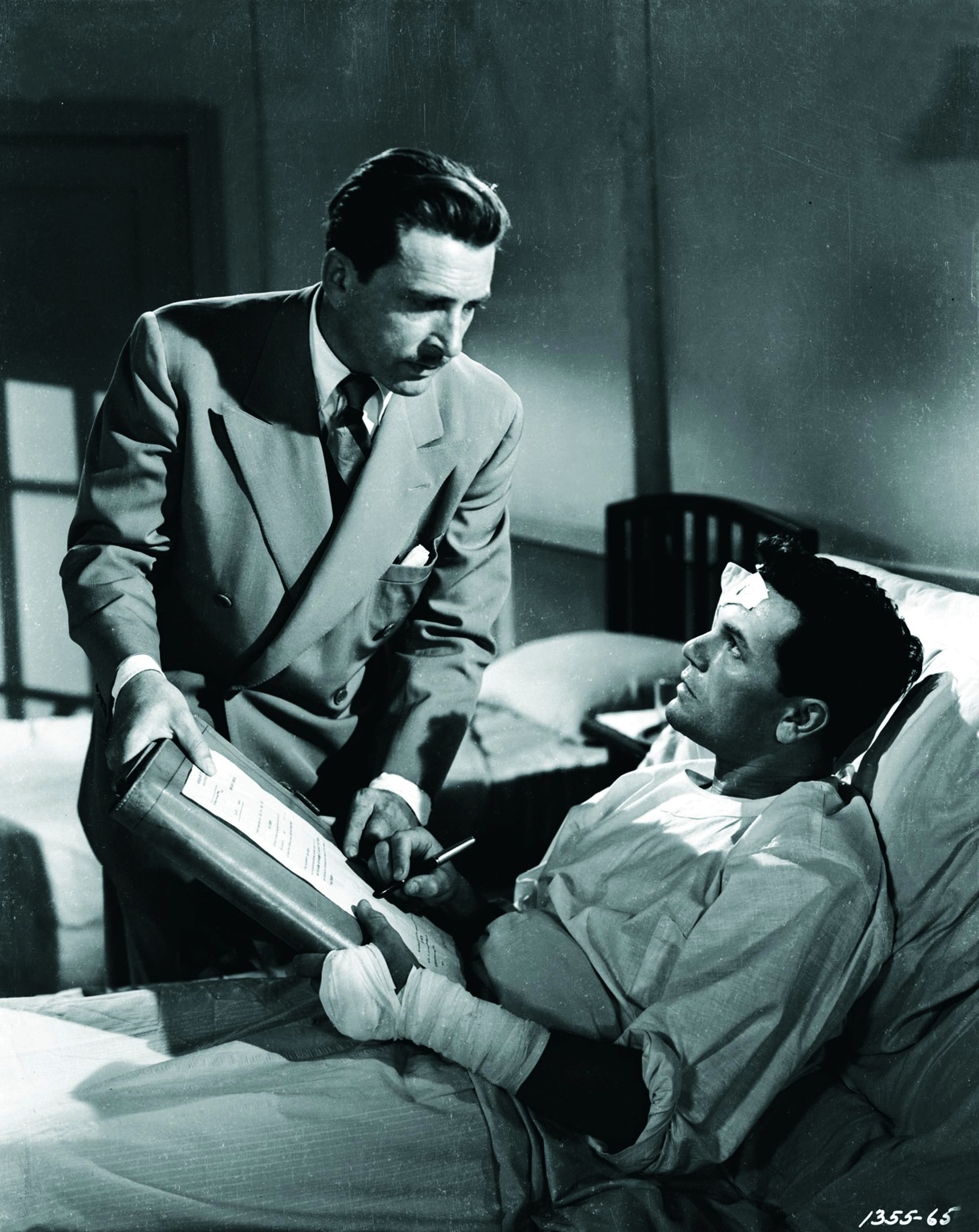 Leon Ames and John Garfield in The Postman Always Rings Twice (1946)