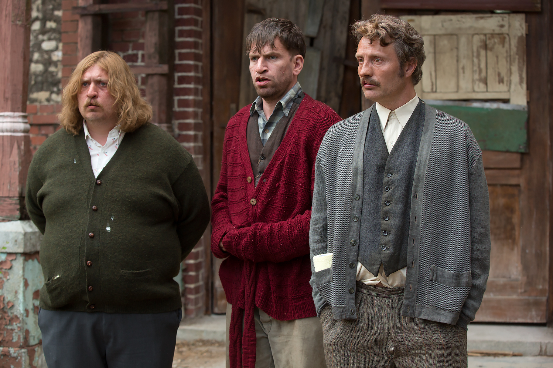 Nicolas Bro, Nikolaj Lie Kaas, and Mads Mikkelsen in Men & Chicken (2015)