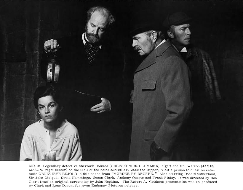 James Mason, Geneviève Bujold, Christopher Plummer, and Chris Wiggins in Murder by Decree (1979)