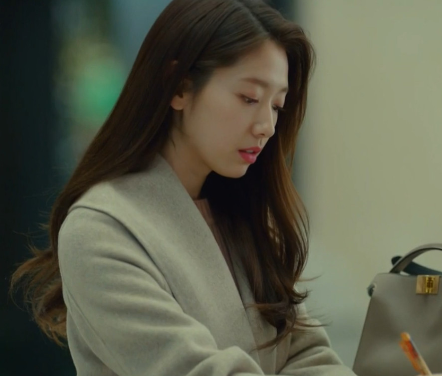 Park Shin-hye in Memories of the Alhambra (2018)