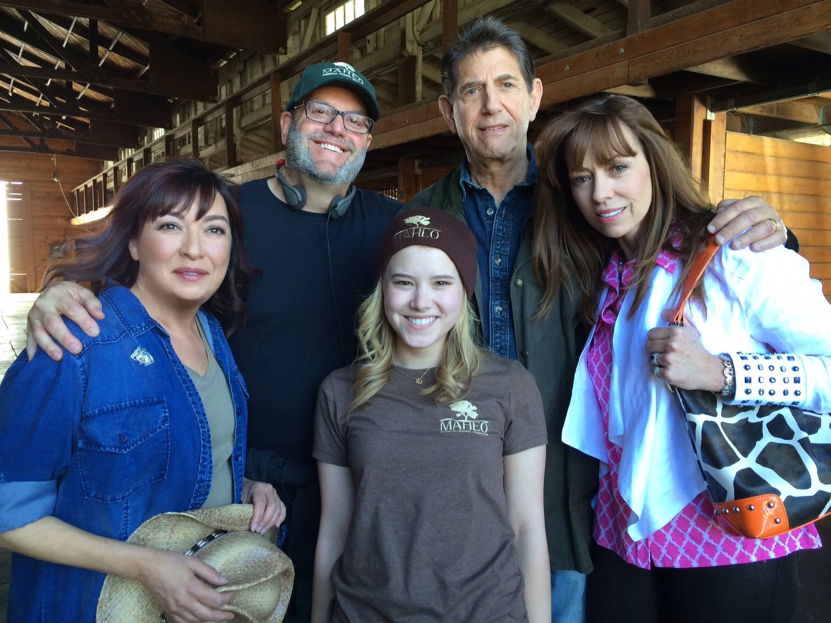 Peter Coyote, Elizabeth Peña, Mackenzie Phillips, Taylor Spreitler, and Jay Silverman in Girl on the Edge (2015)