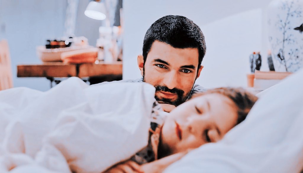 Beren Gençalp and Engin Akyürek in The Ambassador's Daughter (2019)