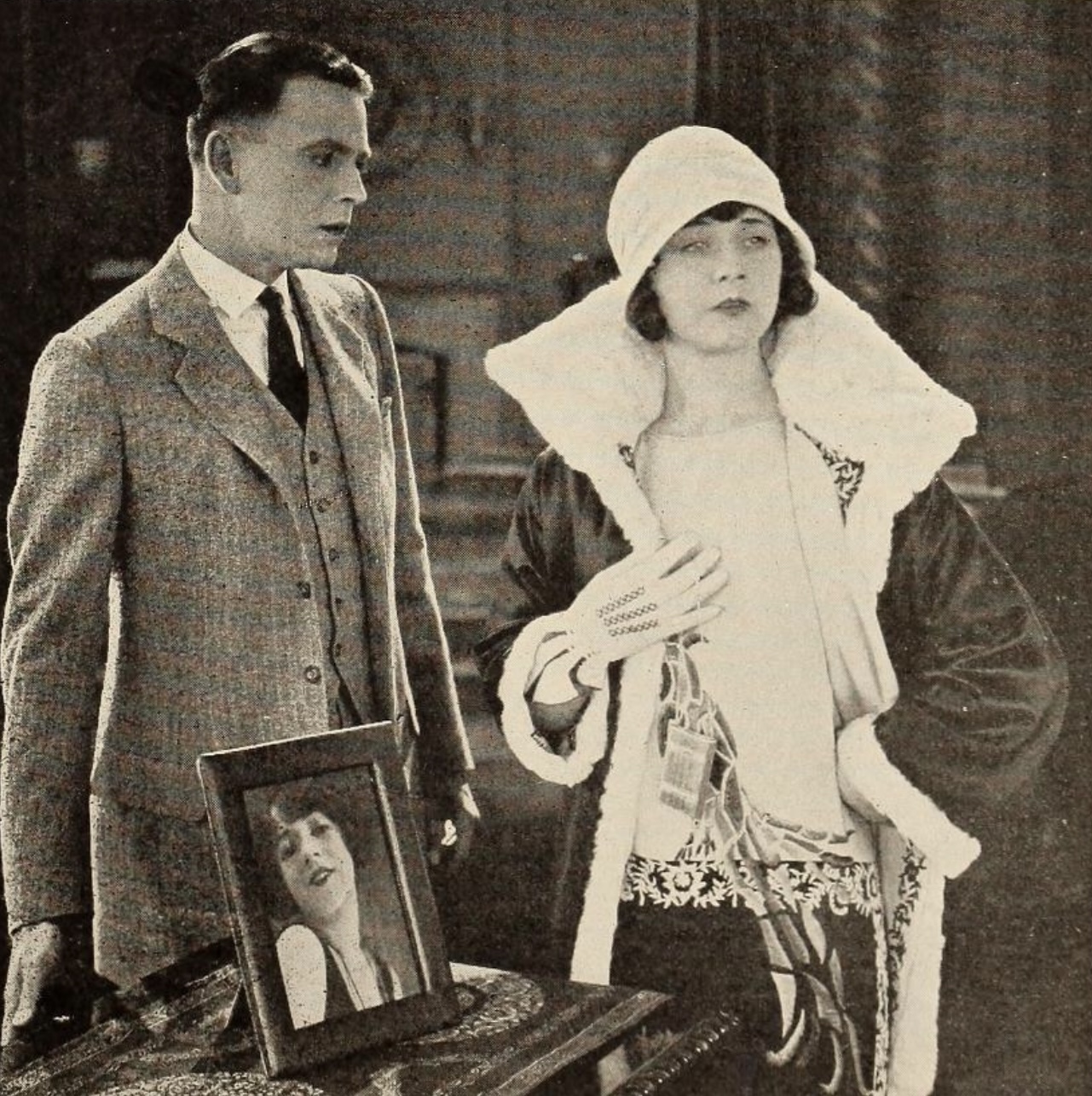 Helen Ferguson, Douglas MacLean, and Lillian Rich in Never Say Die (1924)