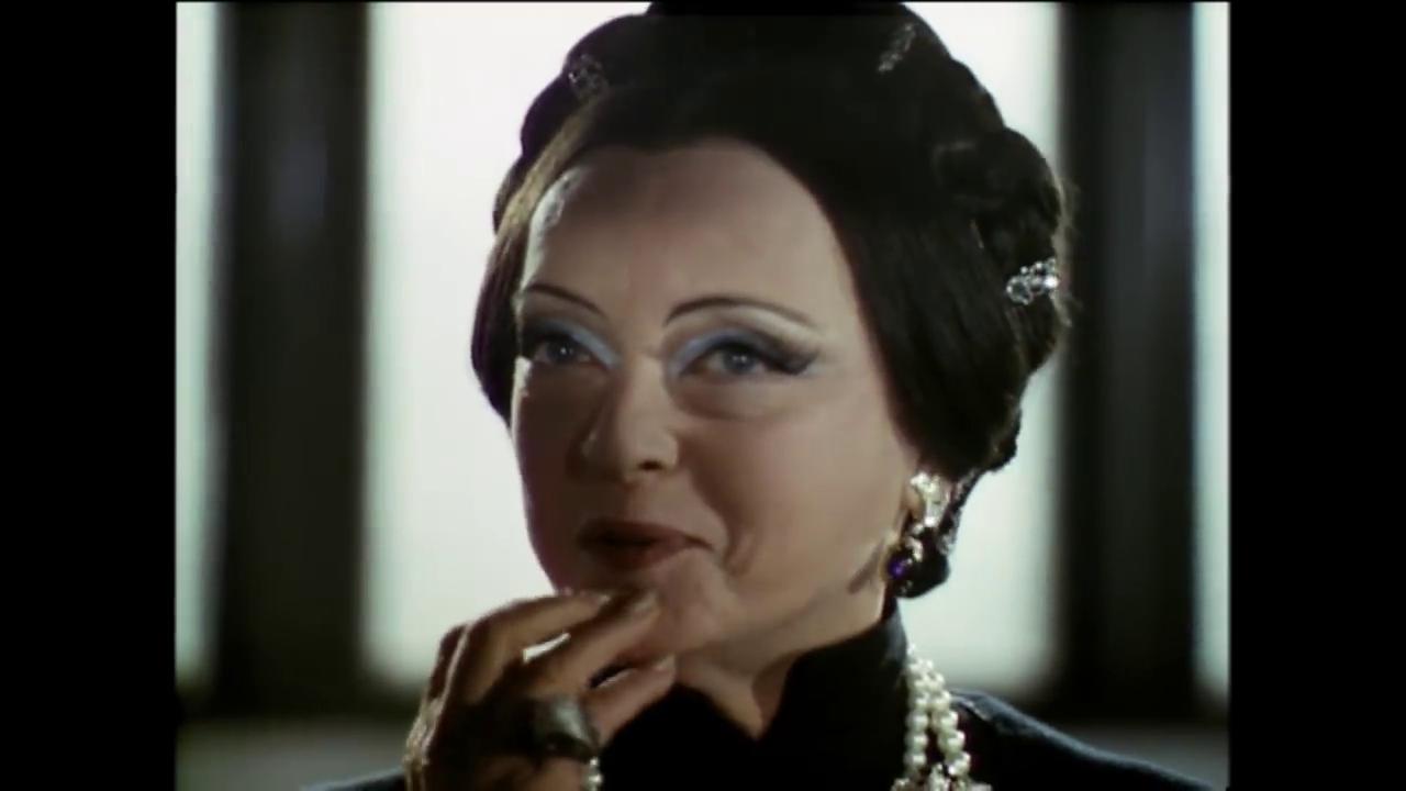 Bette Davis in Madame Sin (1972)