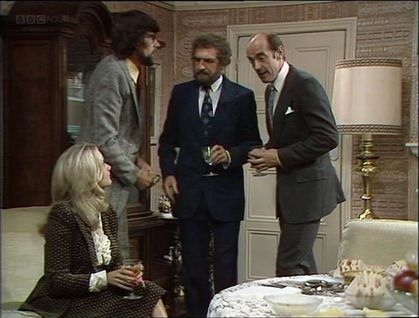 John Forbes-Robertson, Tim Preece, Leonard Rossiter, and Sally-Jane Spencer in The Fall and Rise of Reginald Perrin (1976)