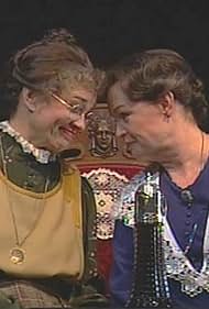 Ghita Nørby and Malene Schwartz in Arsenik og gamle kniplinger (2002)