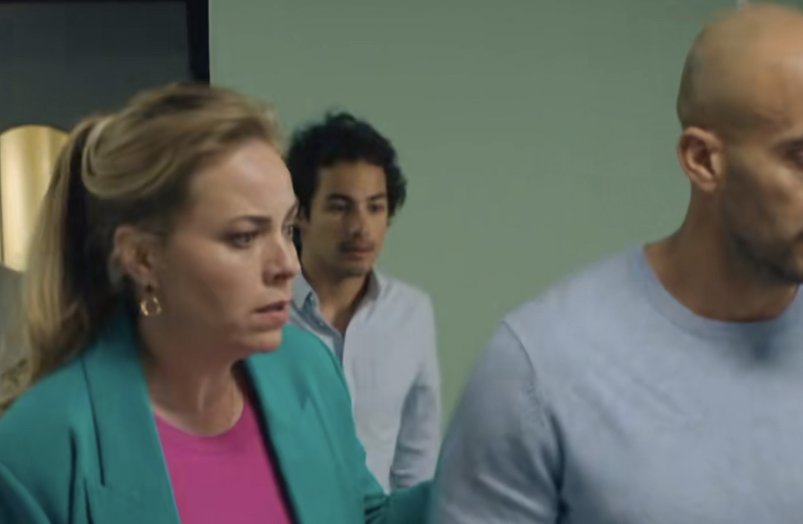 Reiky de Valk, Walid Benmbarek, and Maaike Martens in Hockeyvaders (2023)