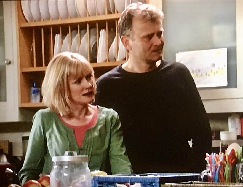 Hugh Dennis and Claire Skinner in Outnumbered (2007)