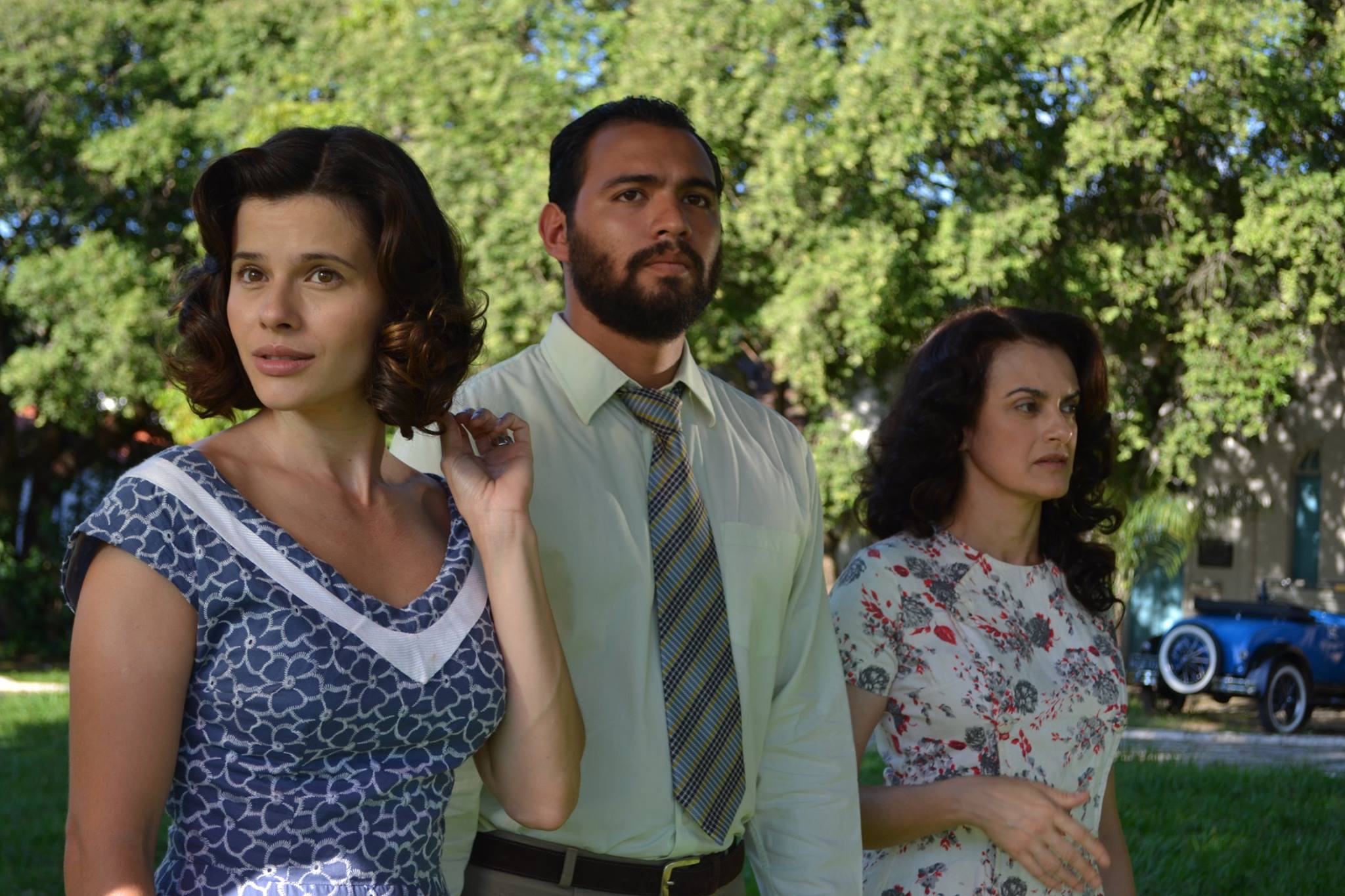 Marcela Moura, Bellatrix Serra, and Tiago Benetti in Cartas de Amor são Ridículas (2016)