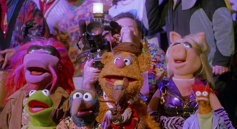 Frank Oz, Bill Barretta, Kevin Clash, Dave Goelz, David Lenthall, and Steve Whitmire in Muppets from Space (1999)