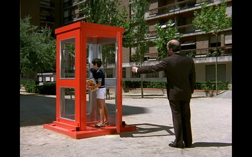 José Luis López Vázquez in La cabina (1972)