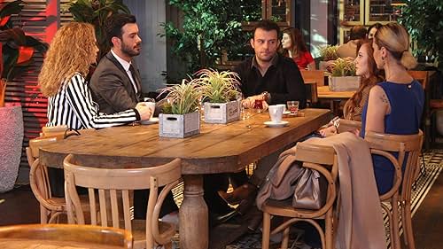 Salih Bademci, Sinem Uslu, Elçin Sangu, Baris Arduç, and Melisa Senolsun in Love for Rent (2015)