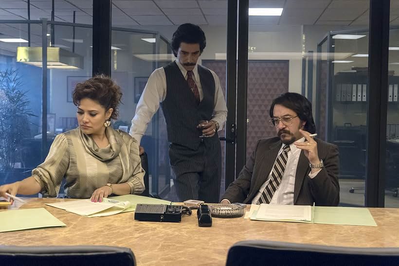 Vanessa Bauche, Andrés Almeida, and Óscar Jaenada in Luis Miguel: The Series (2018)