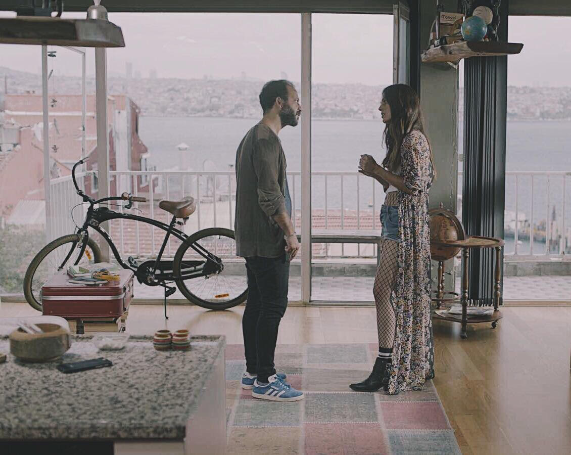 Riza Kocaoglu and Bestemsu Özdemir in Dünyanin En Güzel Kokusu 2 (2017)