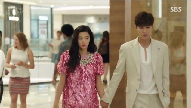 Jun Ji-hyun and Lee Min-ho in Legend of the Blue Sea (2016)