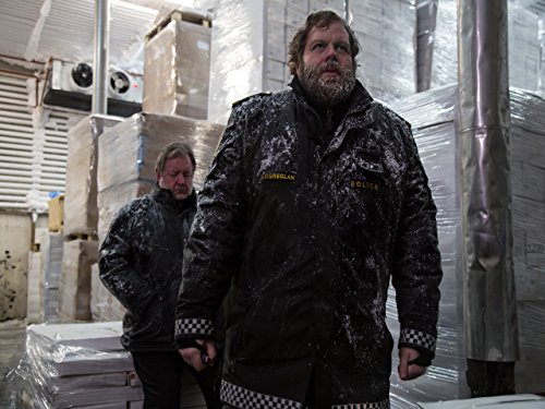 Jóhann Sigurðarson and Ólafur Darri Ólafsson in Trapped (2015)