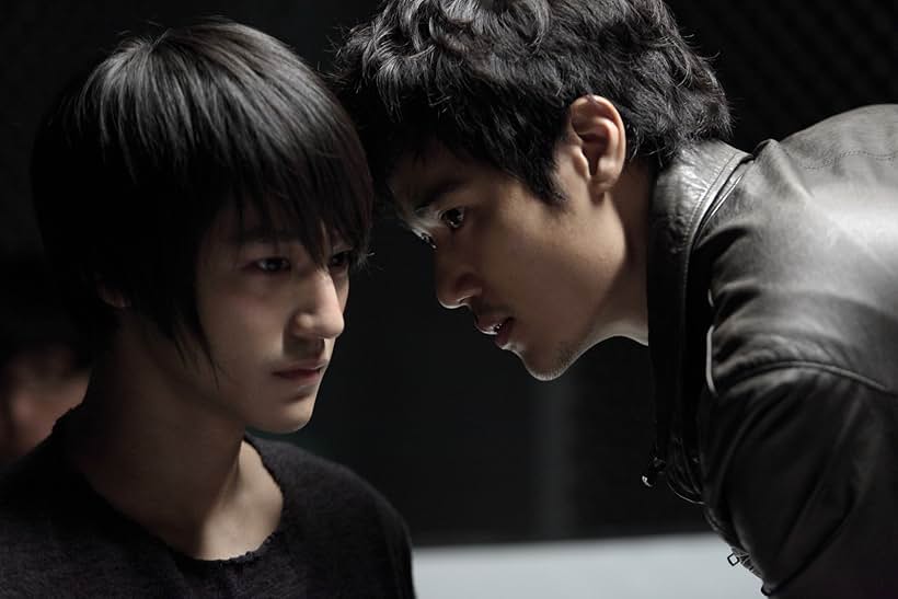 Kim Kang-woo and Kim Bum in The Gifted Hands (2013)