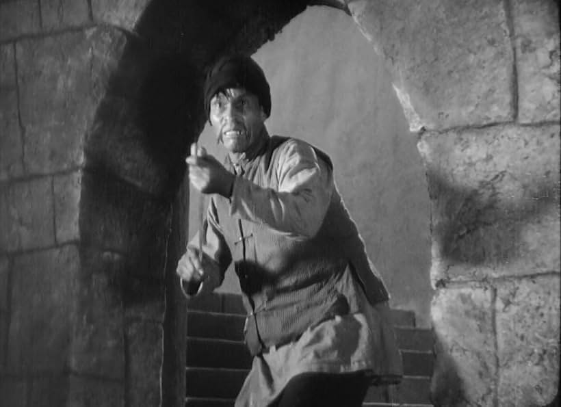 Steve Clemente in The Most Dangerous Game (1932)