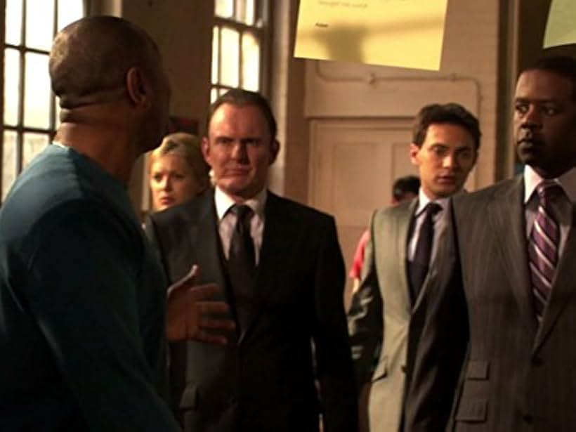 Robert Glenister, Adrian Lester, Kelly Adams, and Matt Di Angelo in Hustle (2004)