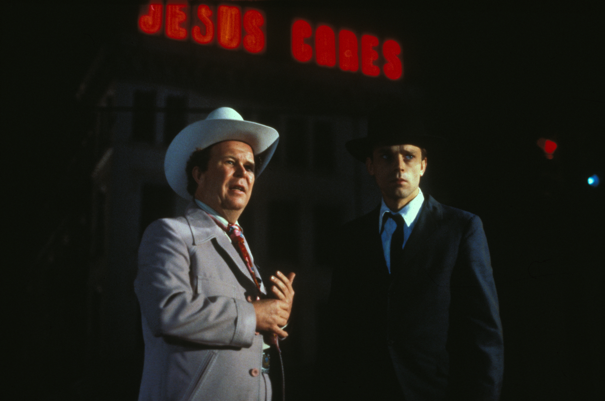 Brad Dourif and Ned Beatty in Wise Blood (1979)