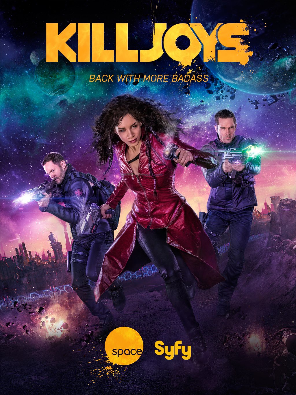 Aaron Ashmore, Luke Macfarlane, and Hannah John-Kamen in Killjoys (2015)