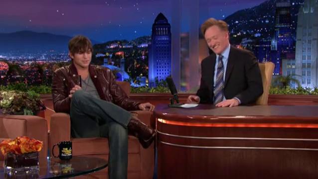 Ashton Kutcher and Conan O'Brien in The Tonight Show with Conan O'Brien (2009)