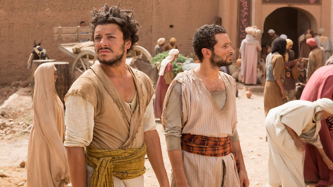 Kev Adams and William Lebghil in The New Adventures of Aladdin (2015)