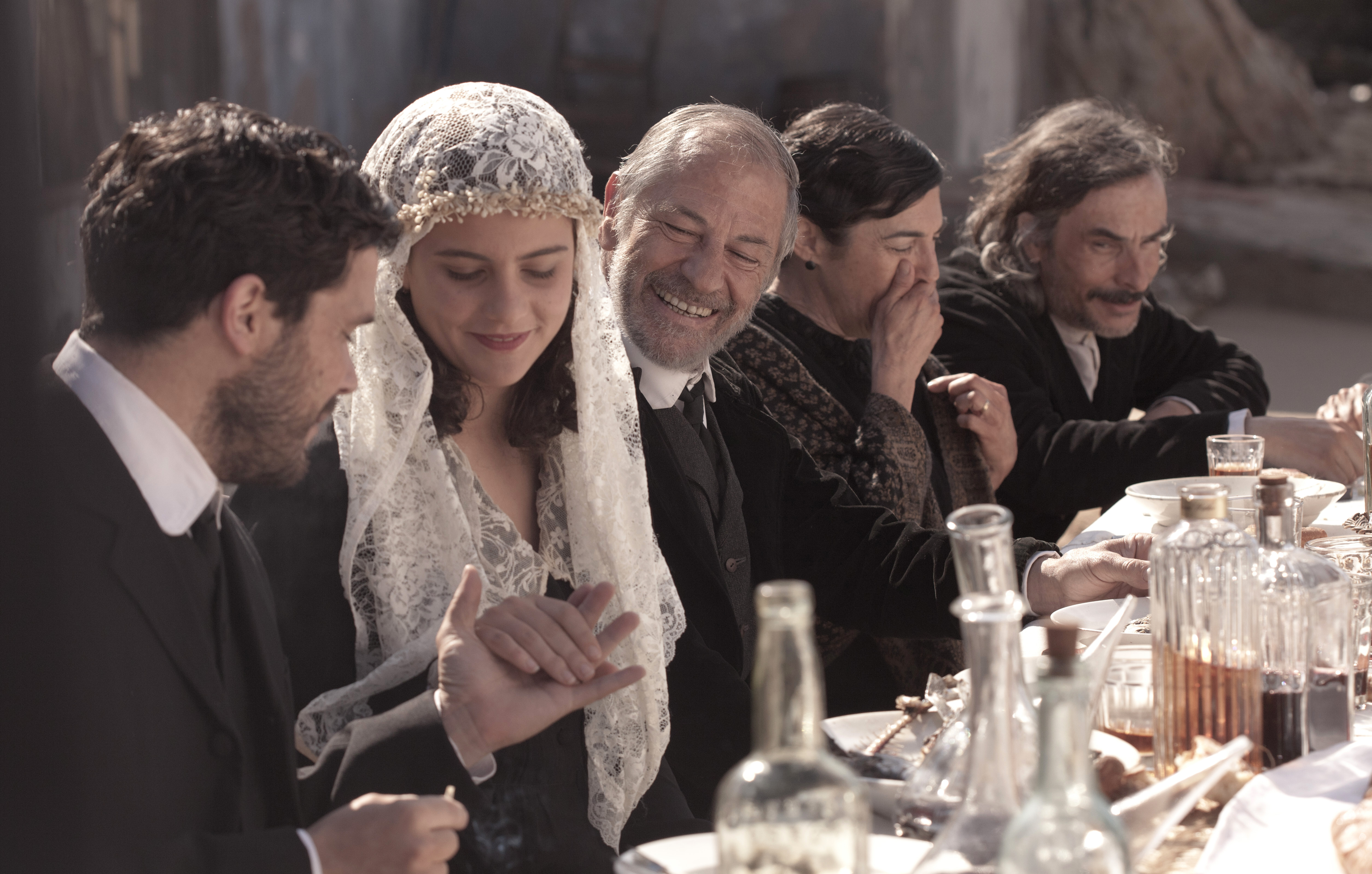 Rosa Vila, Oriol Vila, Miquel Gelabert, Jacob Torres, and Marina Comas in El cafè de la Marina (2014)