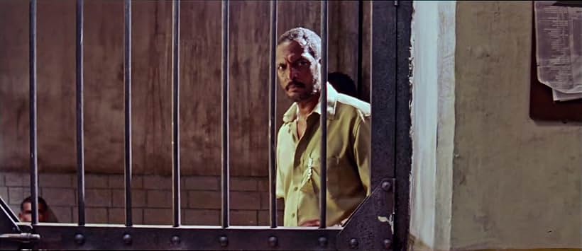 Nana Patekar in Taxi No. 9 2 11: Nau Do Gyarah (2006)