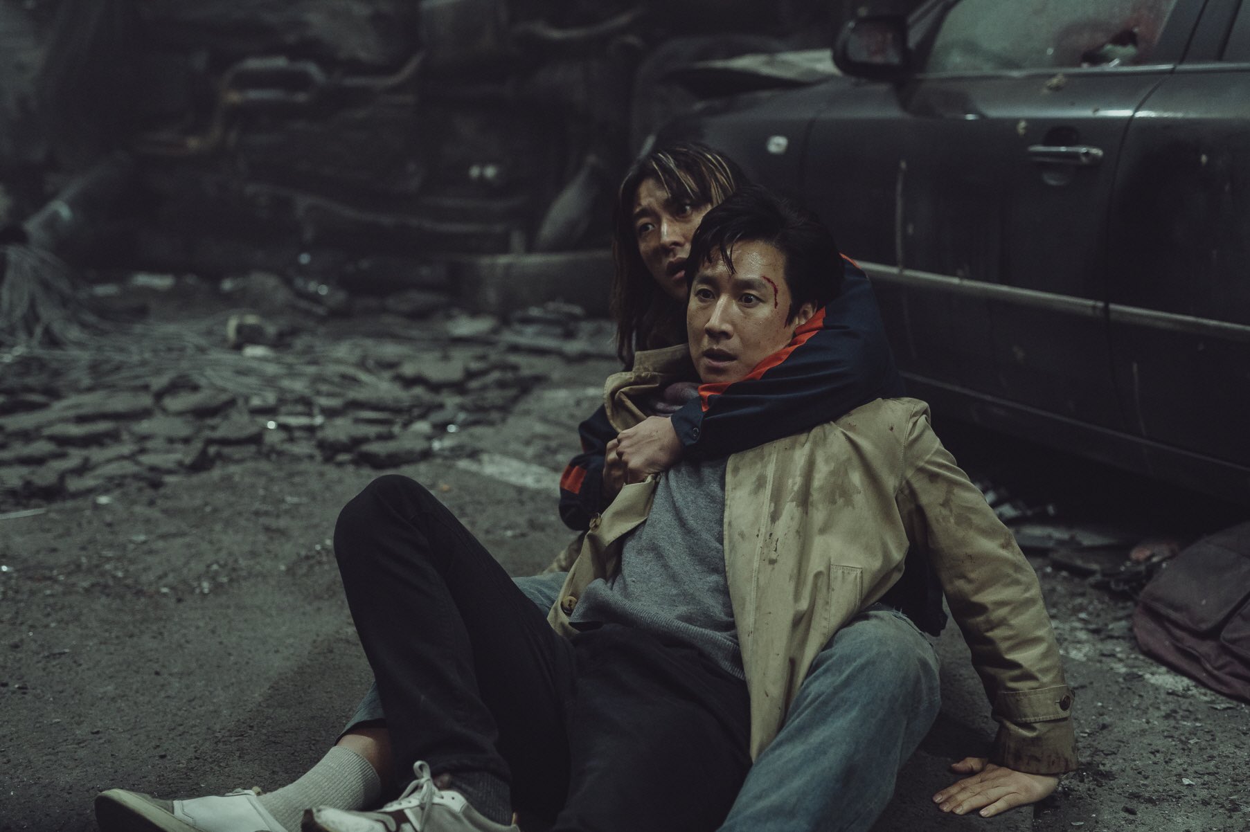 Lee Sun-kyun and Ju Ji-hoon in Project Silence (2023)