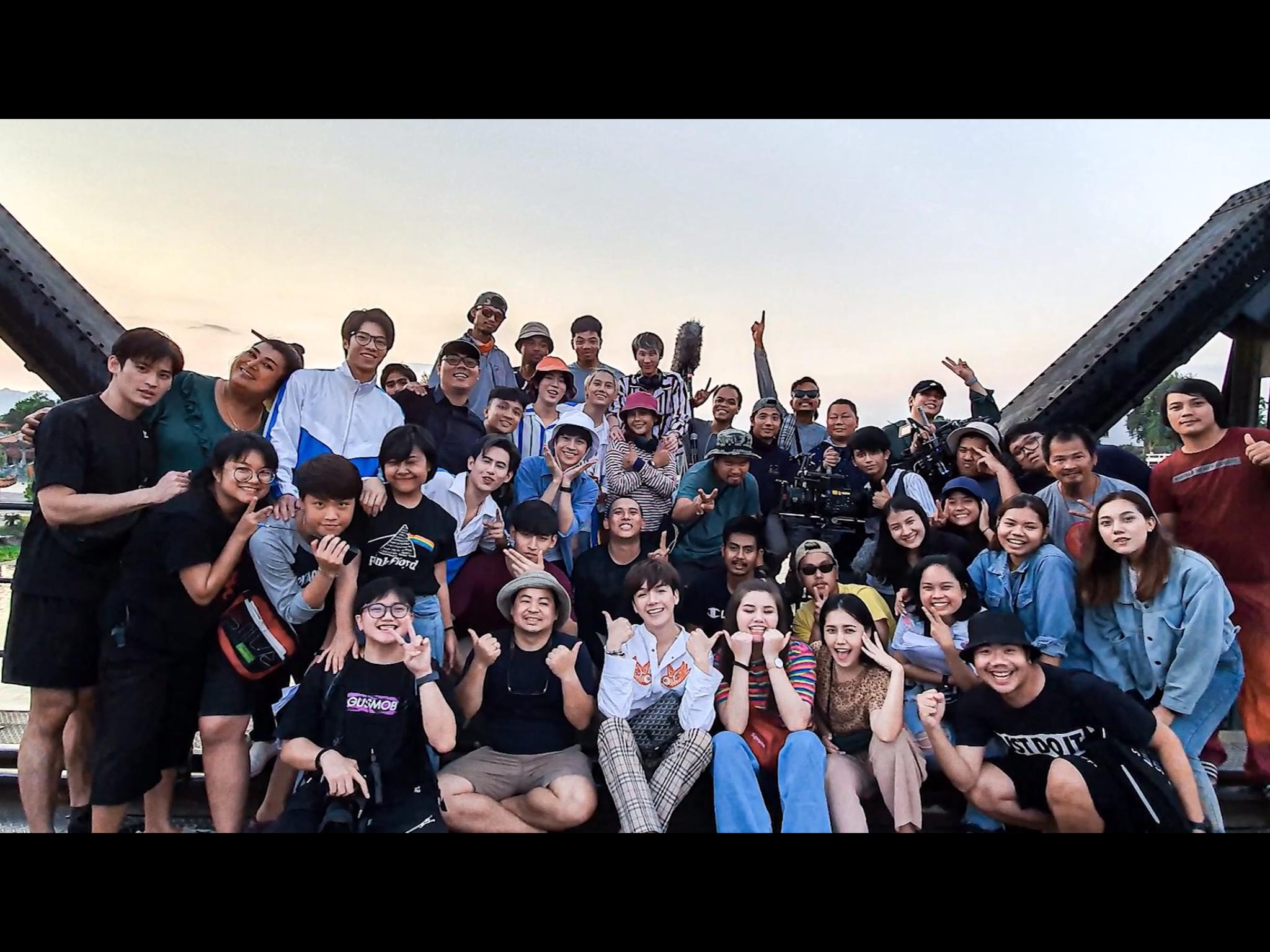 Thitiwat Ritprasert, Noppakao Dechaphatthanakun, Prem Warut Chawalitrujiwong, Boun Noppanut Guntachai, Natouch Siripongthon, Samantha Melanie Coates, Charnmanoon Pannin, and Katsamonnat Namwirote in Until We Meet Again (2019)