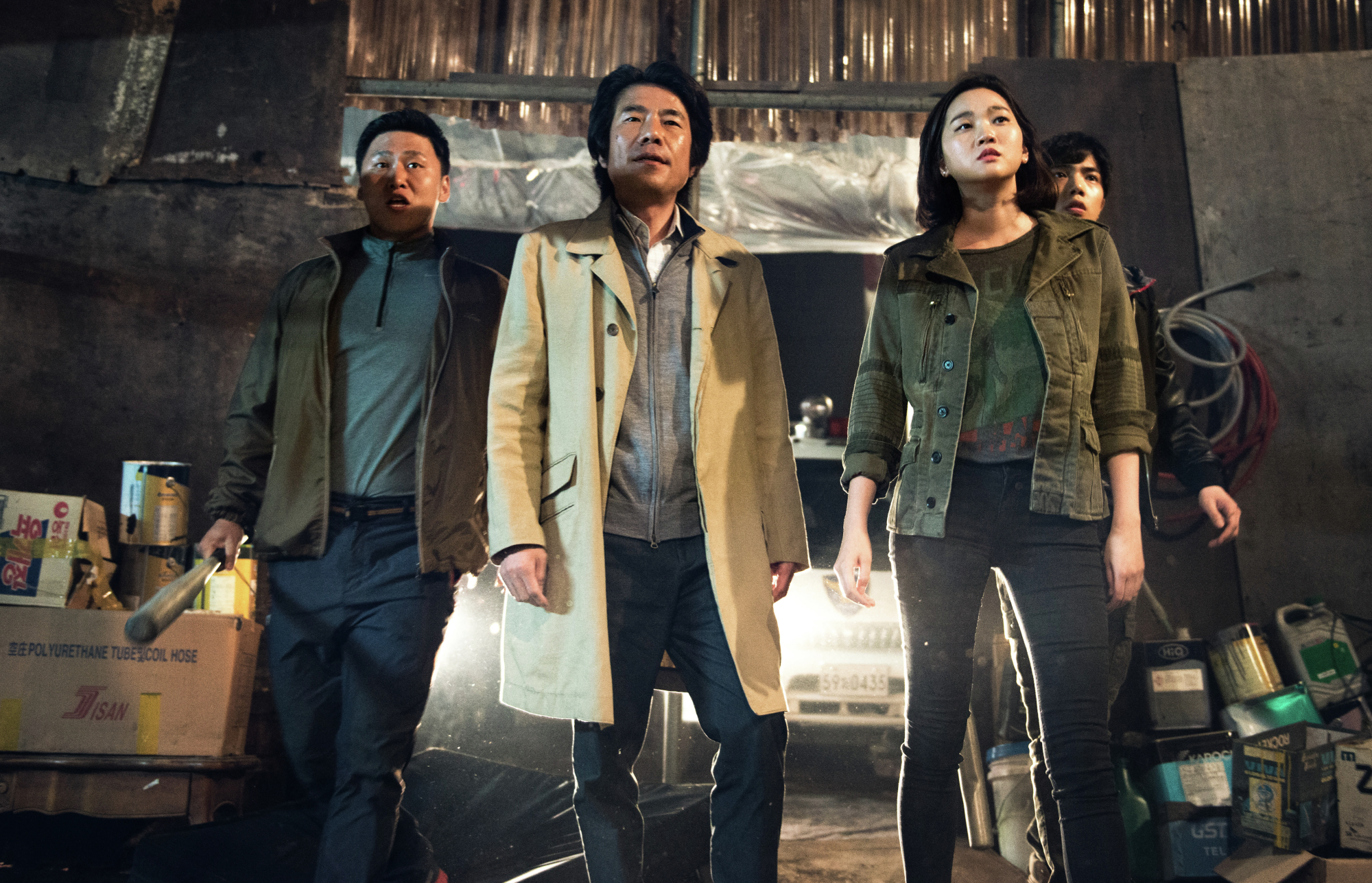 Oh Dal-su, Shi-hoo Kim, Oh Dae-hwan, and Jang Yoon-ju in Veteran (2015)