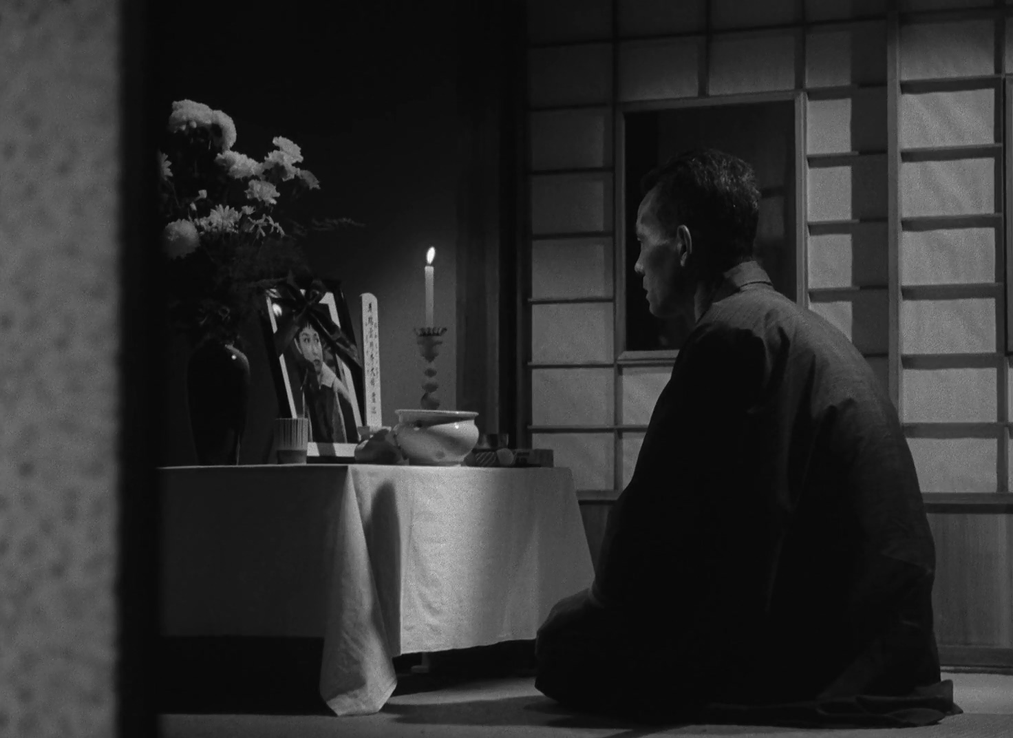 Chishû Ryû in Tokyo Twilight (1957)